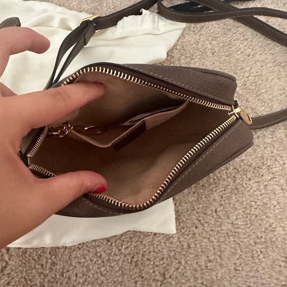 I barely used this bag, it’s in perfect condition - Picture 2 of 3